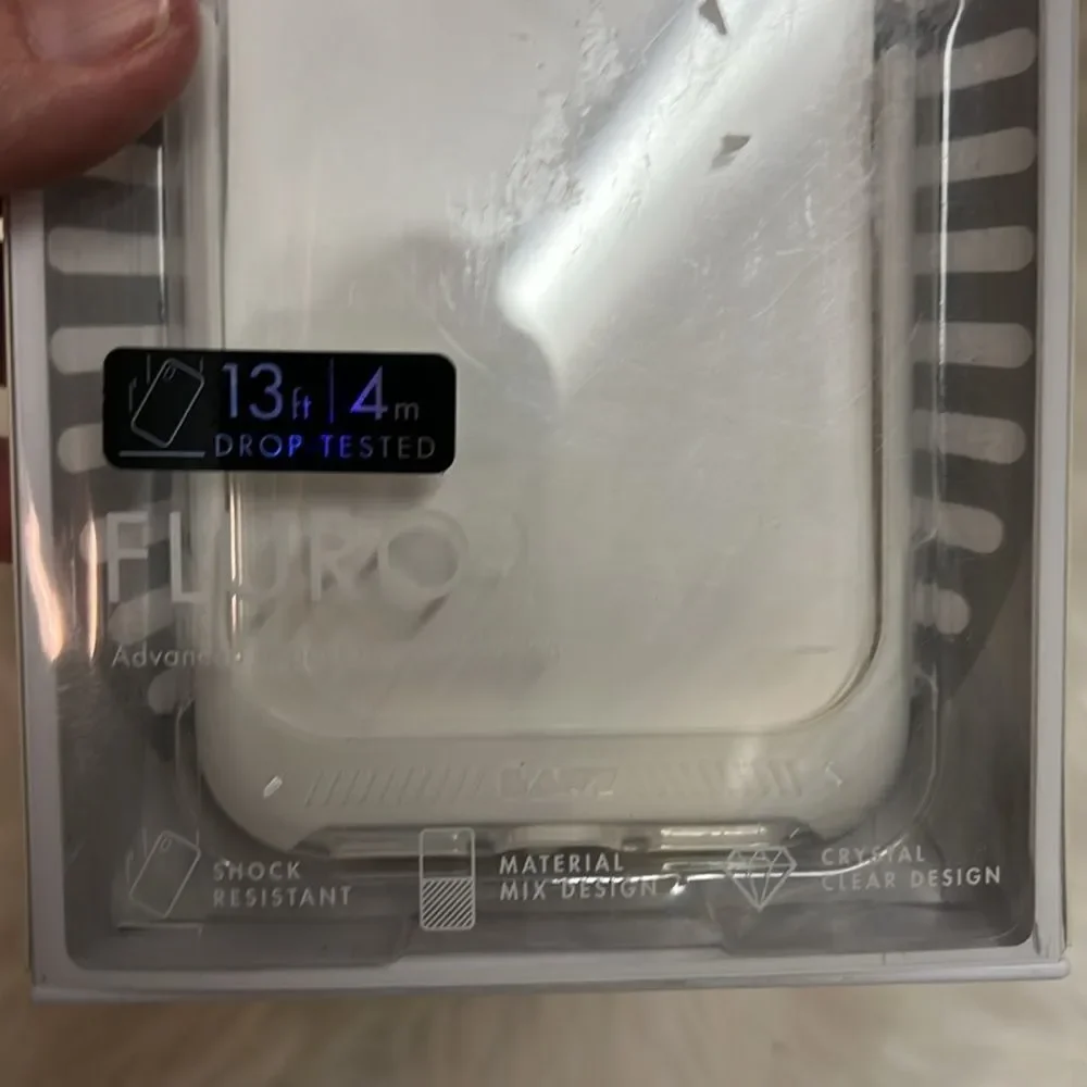 LAUT | Fluro‎ Crystal for iPhone 11 Pro Max | Crystal Clear D6